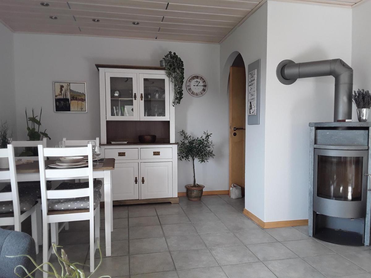 Haus Sonnenblick Appartement Momlingen Buitenkant foto